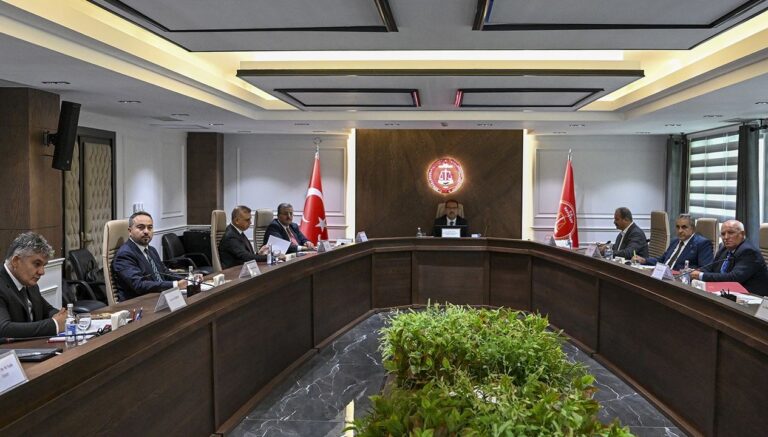 memur-zammi-hakem-kurulunun-3uncu-toplantisi-bugun-Hdk3vyku.jpg