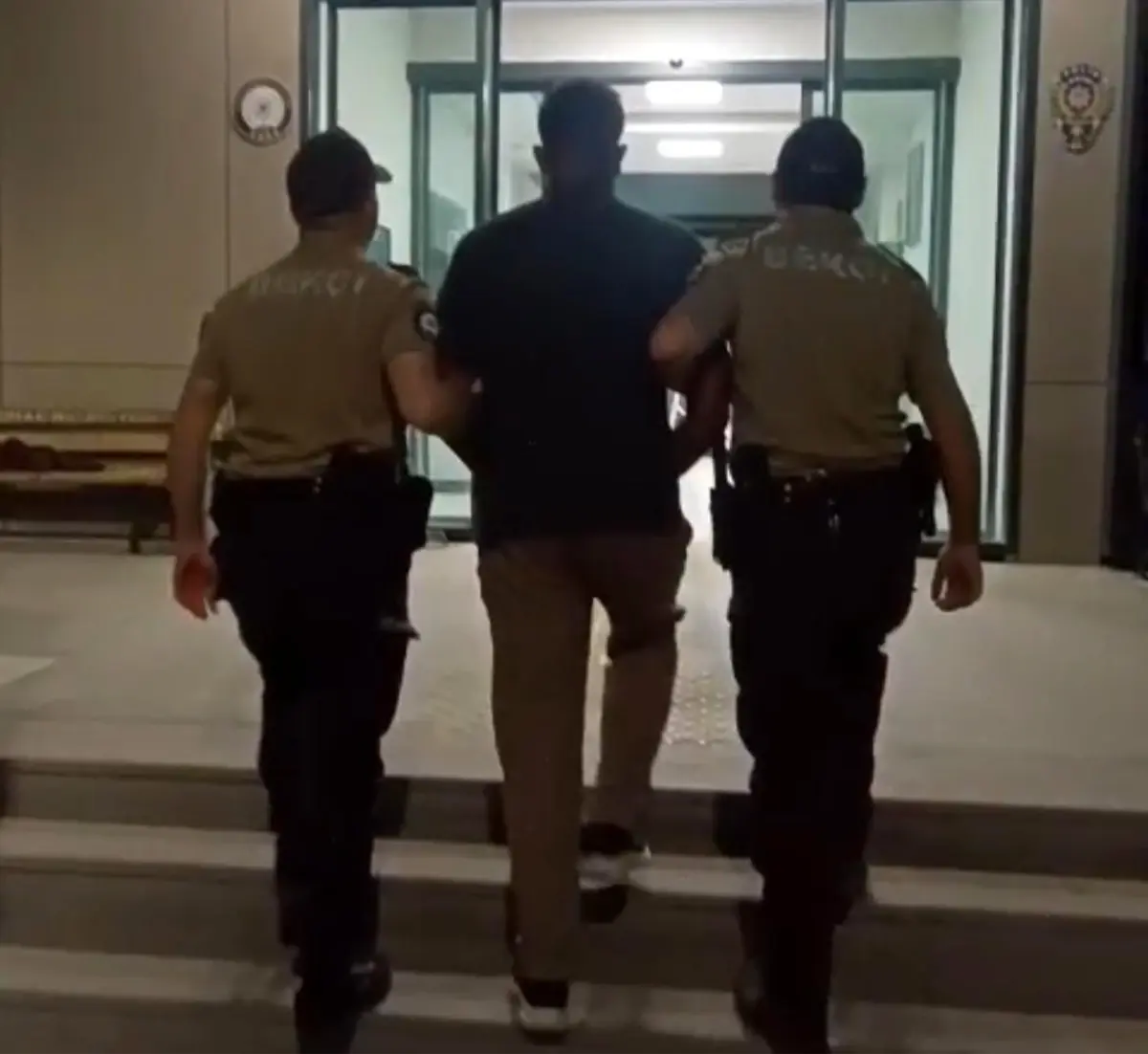 20 yil hapis cezasiyla aranan firari yakalandi utW9fnaH