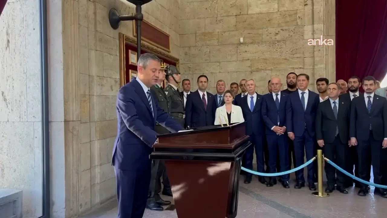 chp 102 yasinda ozgur ozel anitkabirde bugun agir saldirilar altinda olan partimizi ne olursa olsun savunacagiz NRvWQ23v