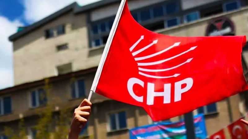 chp istanbul il baskani ozgur celik yerine gursel tekinin kayyim atanmasina yapilan itirazin durusmasi yarin YVhsc18U