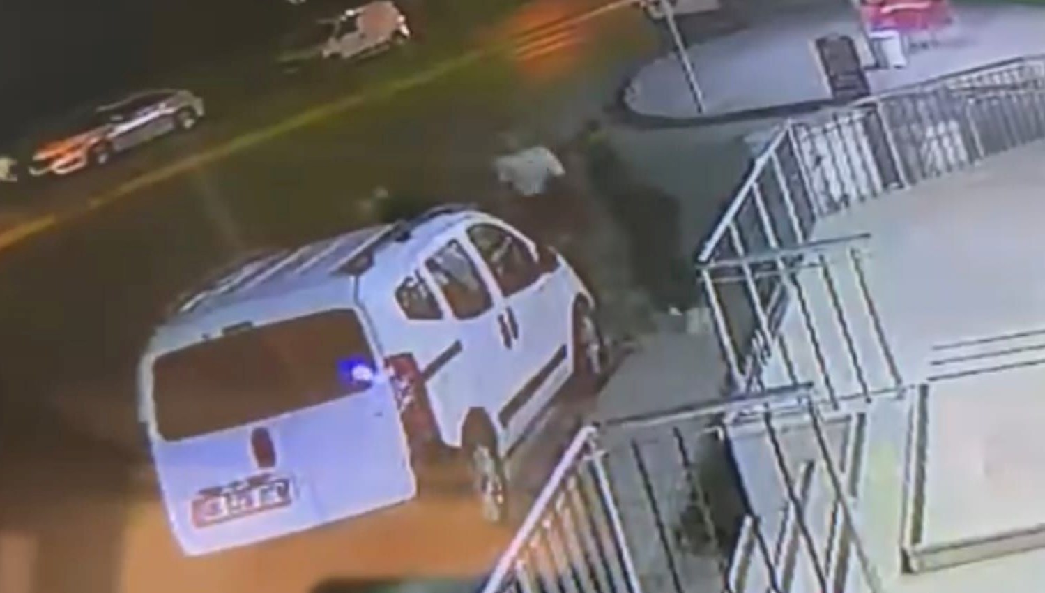 sosyal medyadaki kavga sokaga tasindi 10 yerinden bicakladilar q1JiVMQZ