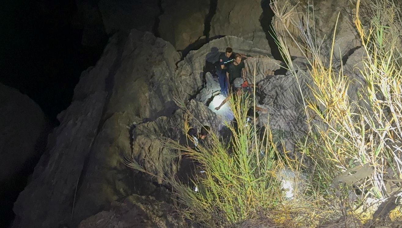 balik tutmak isterken mahsur kaldilar 5X8qPkSS.jpg