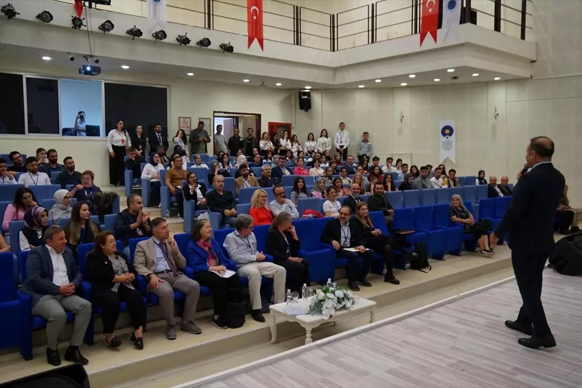 dil edebiyat ve kultur sempozyumu MJH3kFUx.jpg