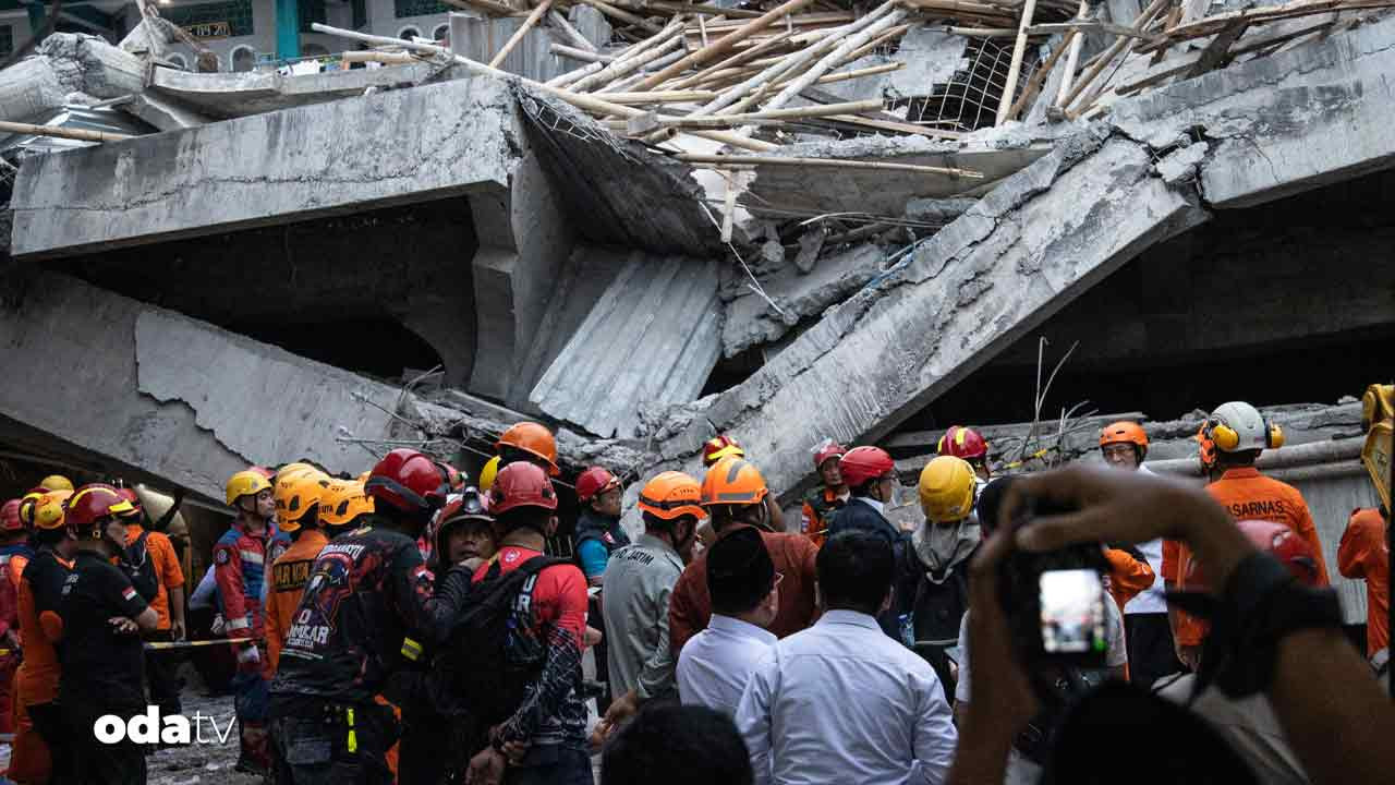 endonezyada okul binasi coktu 37 olu J6PrJsGL