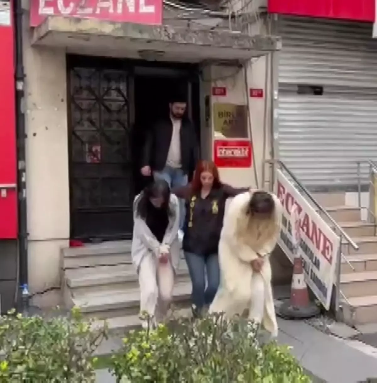 istanbul merkezli fuhus operasyonu 20 gozalti 16 tutuklama uj3KDX42.jpg