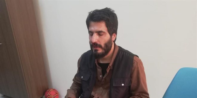 okul bahcesinde gasp dehseti mudur yardimcisinin burnunu kirip kactilar OAwXdAI7.jpg