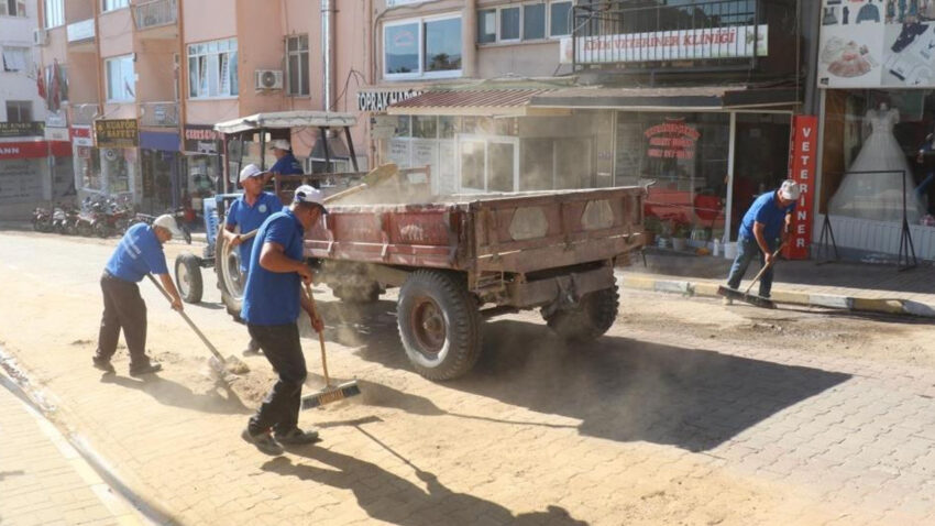 Bozdoganda dogalgaz kazi bolgelerinde temizlik ve yol yikama calismasi suruyor cAM79OHd